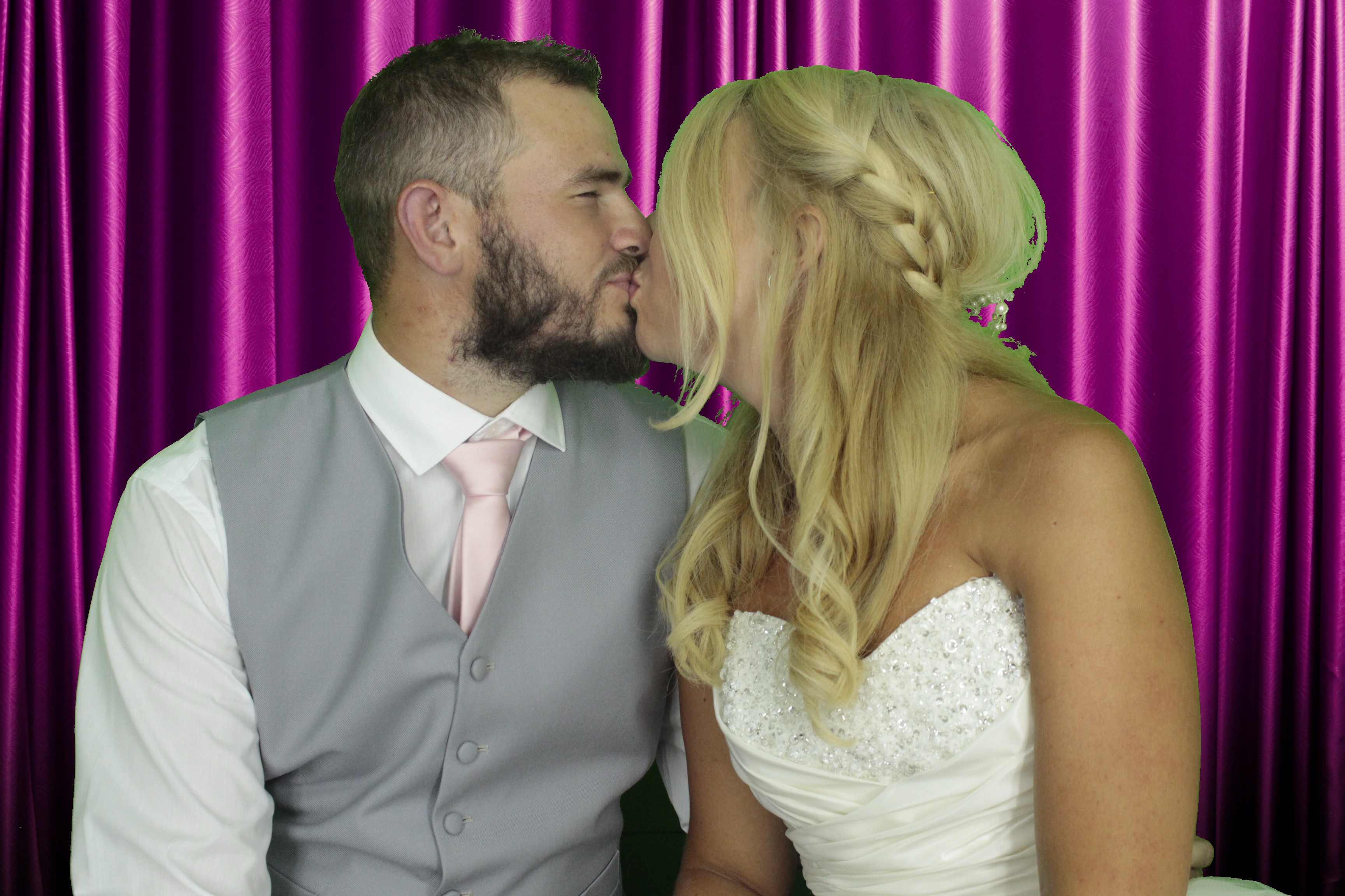 Nikki & Simon | View more photos from the event at gallery.myphotoboothexperience.co.uk/u/MyPhotoBoothExperienceLtd/Nikki-Simon